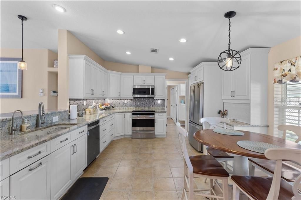 En Venta: $255,000 (3 camas, 2 baños, 1886 Pies cuadrados)