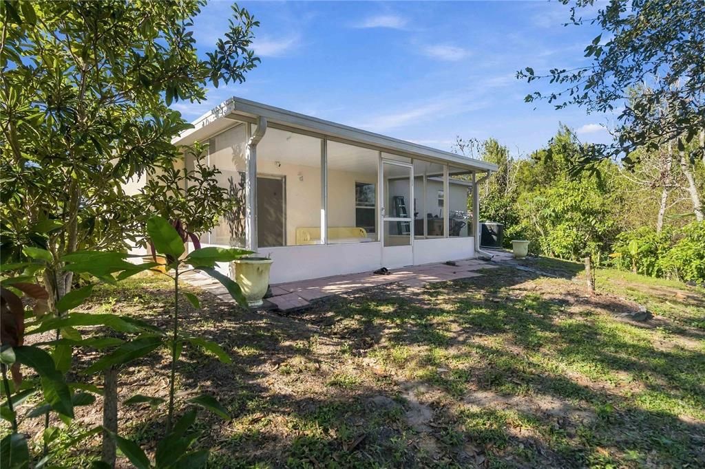 For Sale: $335,000 (3 beds, 2 baths, 1483 Square Feet)