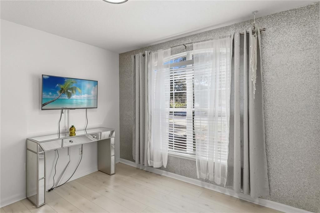 For Sale: $335,000 (3 beds, 2 baths, 1483 Square Feet)