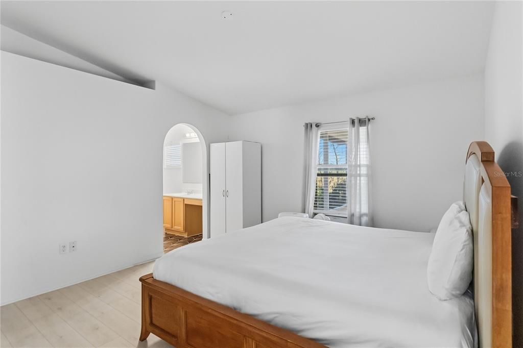 For Sale: $335,000 (3 beds, 2 baths, 1483 Square Feet)