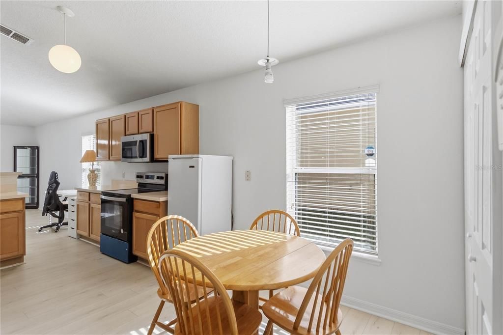 For Sale: $335,000 (3 beds, 2 baths, 1483 Square Feet)