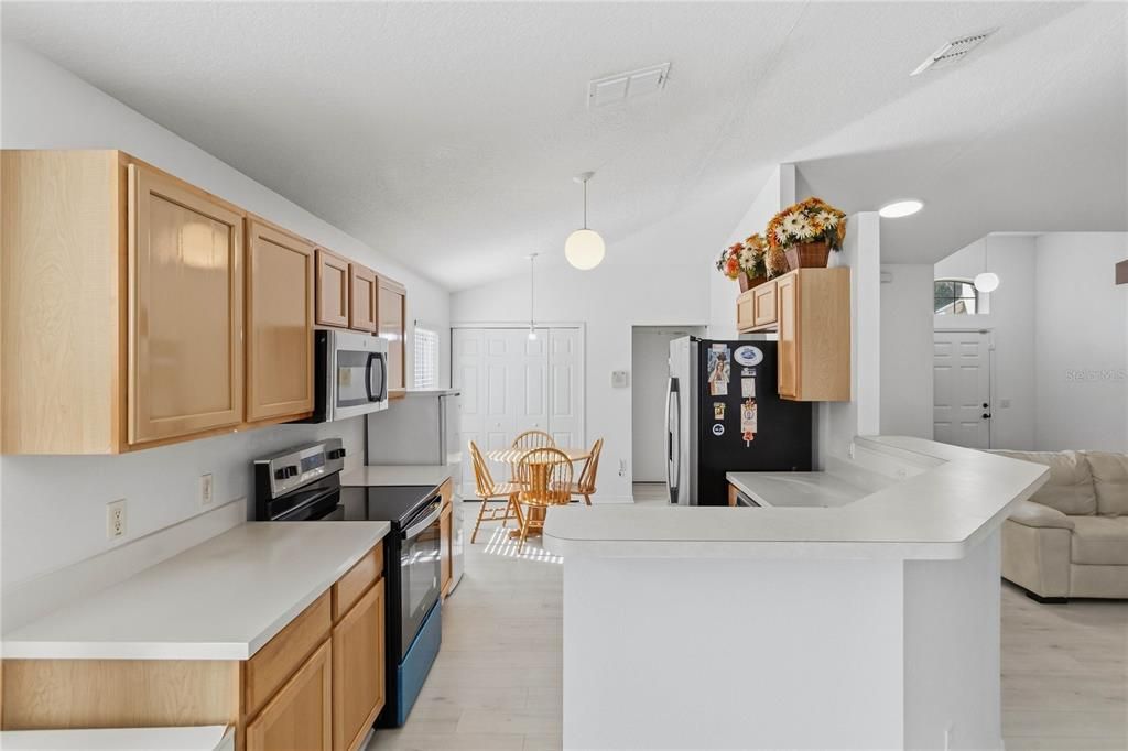 For Sale: $335,000 (3 beds, 2 baths, 1483 Square Feet)