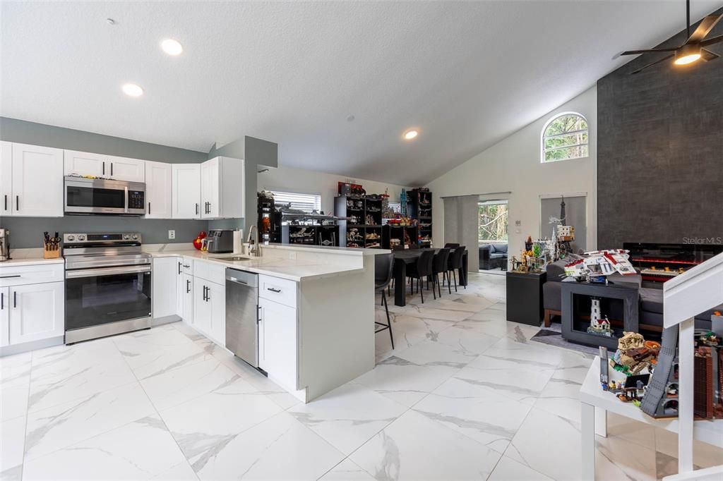 На продажу: $459,000 (4 спален, 2 ванн, 1834 Квадратных фут)