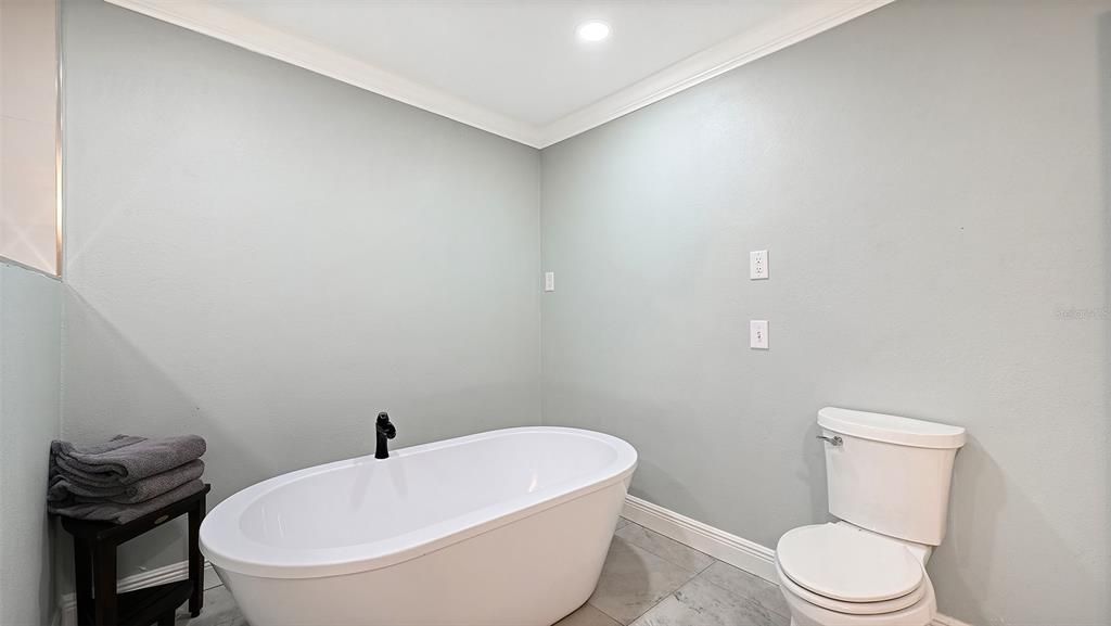 En Venta: $2,200,000 (4 camas, 3 baños, 5156 Pies cuadrados)