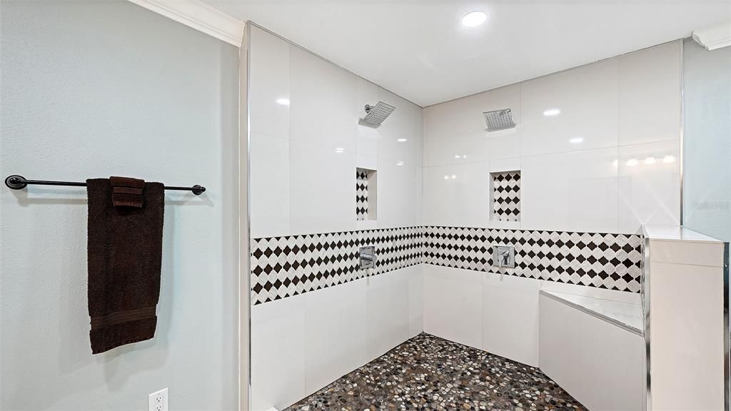 En Venta: $2,200,000 (4 camas, 3 baños, 5156 Pies cuadrados)