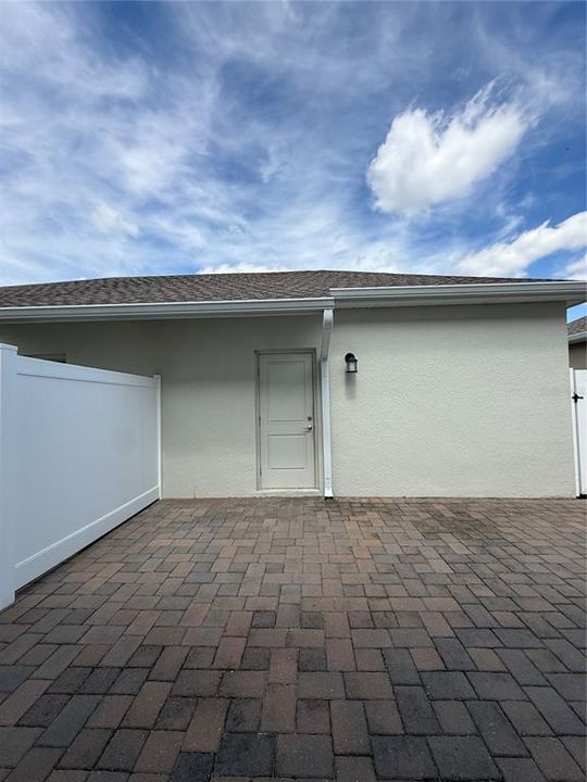 For Rent: $2,800 (3 beds, 2 baths, 1636 Square Feet)
