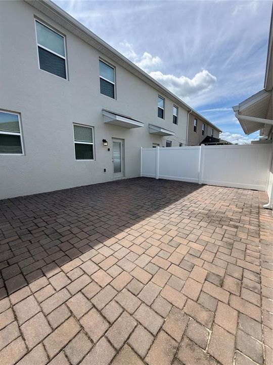 For Rent: $2,800 (3 beds, 2 baths, 1636 Square Feet)