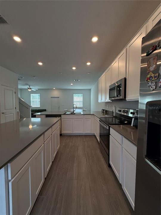 For Rent: $2,800 (3 beds, 2 baths, 1636 Square Feet)