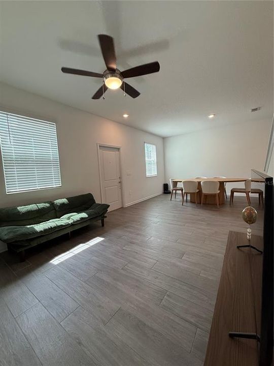 For Rent: $2,800 (3 beds, 2 baths, 1636 Square Feet)