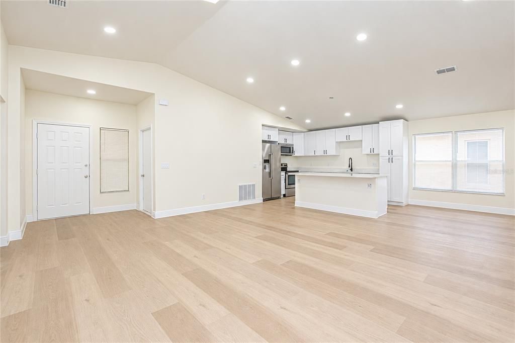 For Rent: $2,500 (3 beds, 2 baths, 1567 Square Feet)