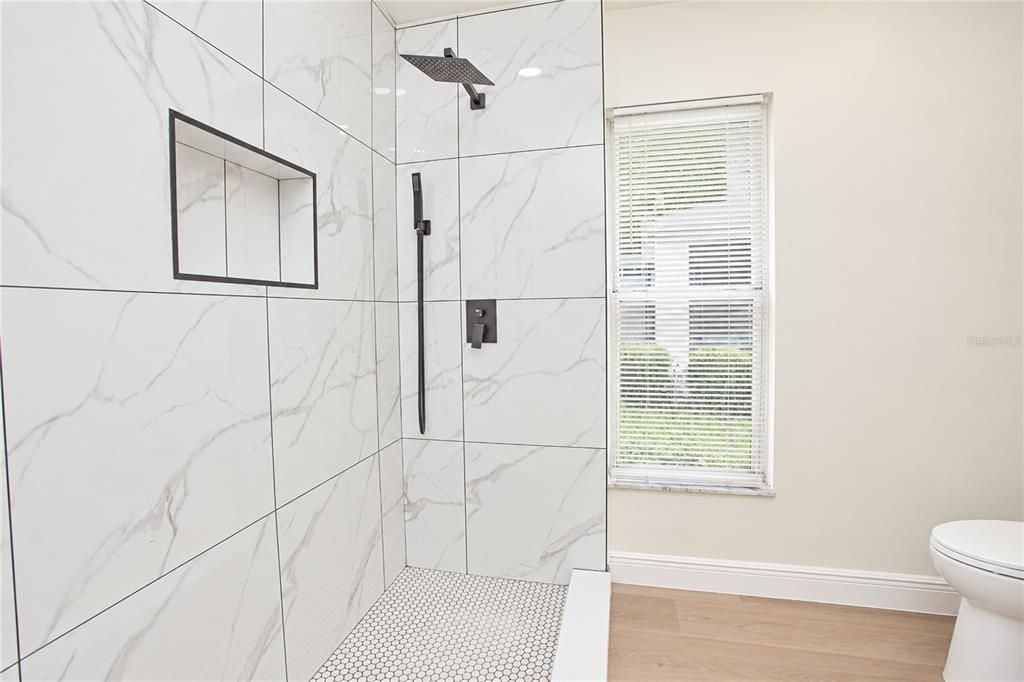 For Rent: $2,500 (3 beds, 2 baths, 1567 Square Feet)