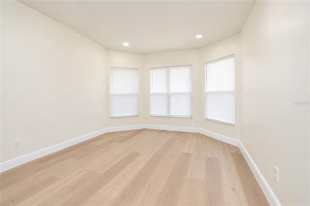 For Rent: $2,500 (3 beds, 2 baths, 1567 Square Feet)