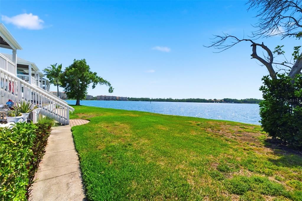 For Sale: $229,000 (1 beds, 1 baths, 668 Square Feet)