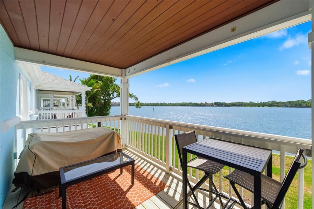 For Sale: $229,000 (1 beds, 1 baths, 668 Square Feet)