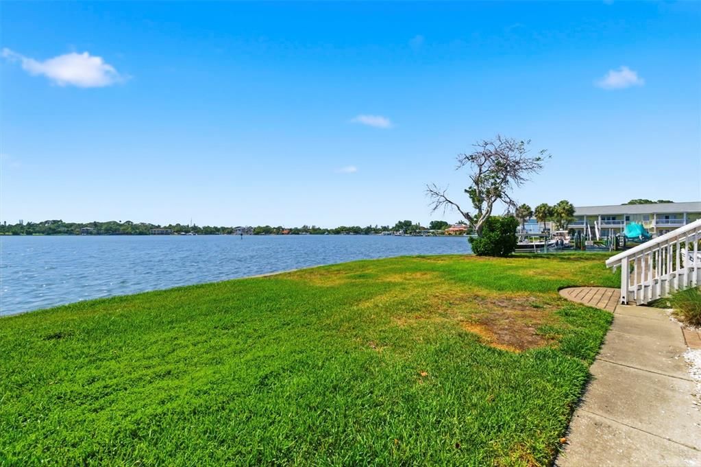 For Sale: $229,000 (1 beds, 1 baths, 668 Square Feet)