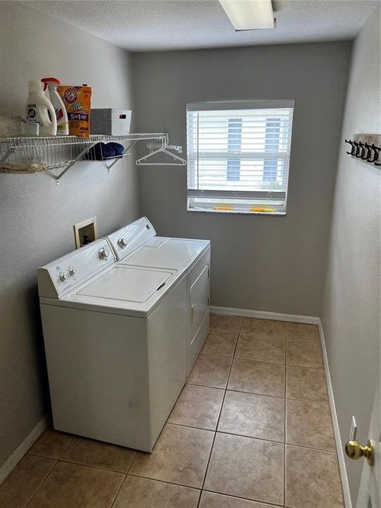 En Venta: $399,000 (3 camas, 2 baños, 1867 Pies cuadrados)