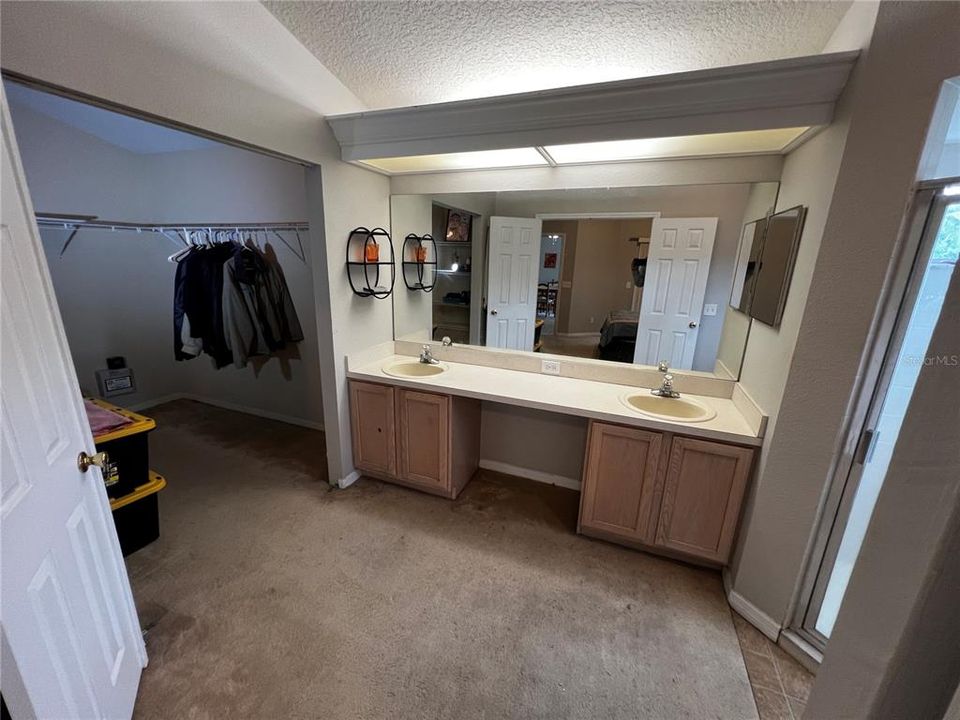 En Venta: $399,000 (3 camas, 2 baños, 1867 Pies cuadrados)