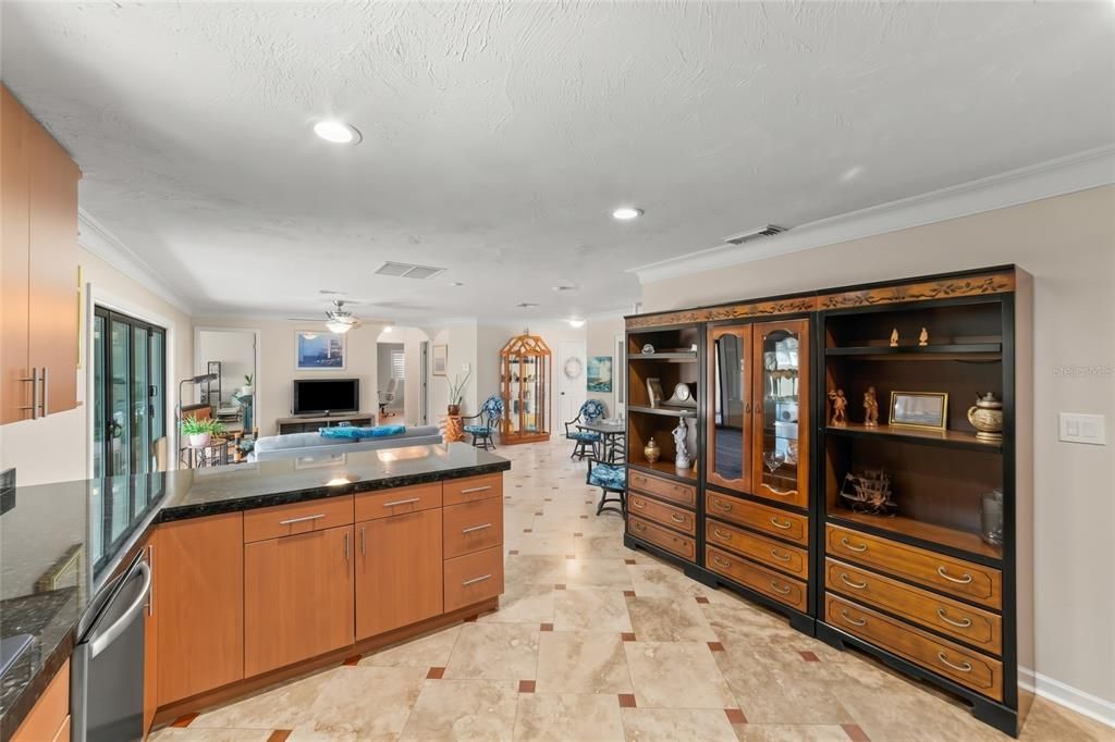 For Sale: $599,900 (2 beds, 2 baths, 1495 Square Feet)