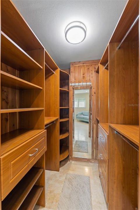 For Sale: $599,900 (2 beds, 2 baths, 1495 Square Feet)