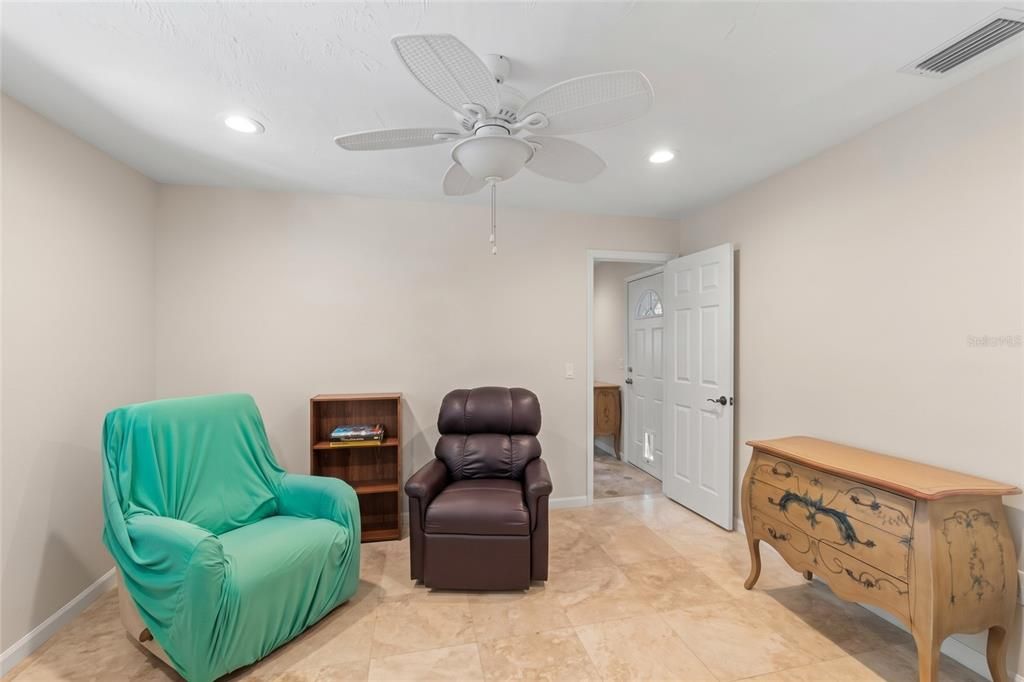 For Sale: $599,900 (2 beds, 2 baths, 1495 Square Feet)