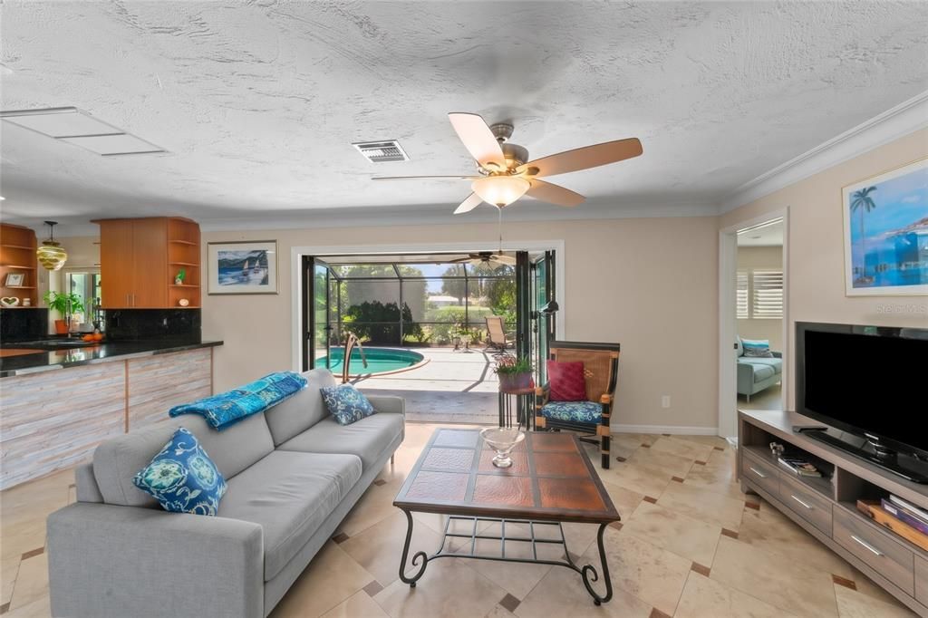 For Sale: $599,900 (2 beds, 2 baths, 1495 Square Feet)