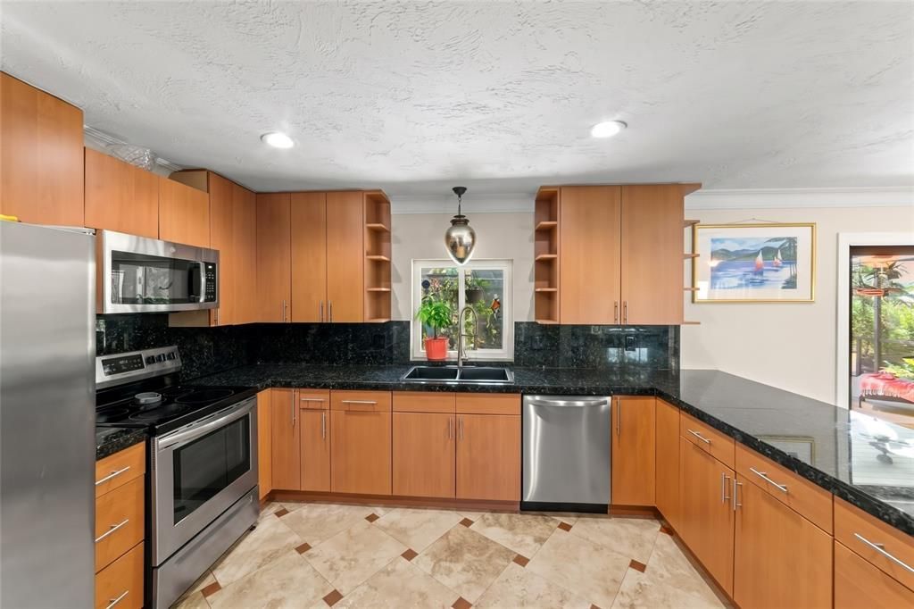 For Sale: $599,900 (2 beds, 2 baths, 1495 Square Feet)