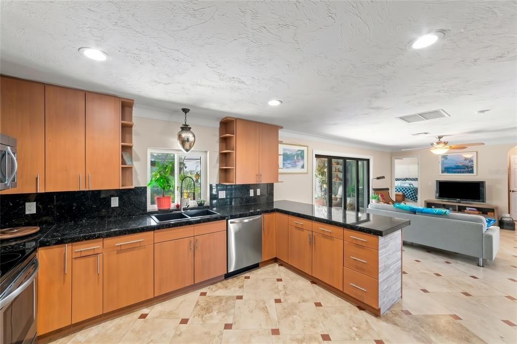 For Sale: $599,900 (2 beds, 2 baths, 1495 Square Feet)