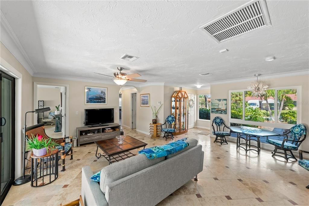 For Sale: $599,900 (2 beds, 2 baths, 1495 Square Feet)