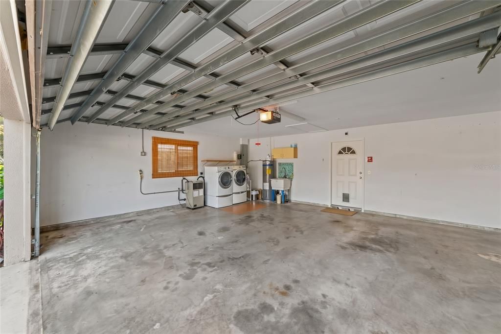 For Sale: $599,900 (2 beds, 2 baths, 1495 Square Feet)
