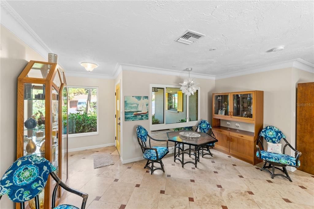 For Sale: $599,900 (2 beds, 2 baths, 1495 Square Feet)