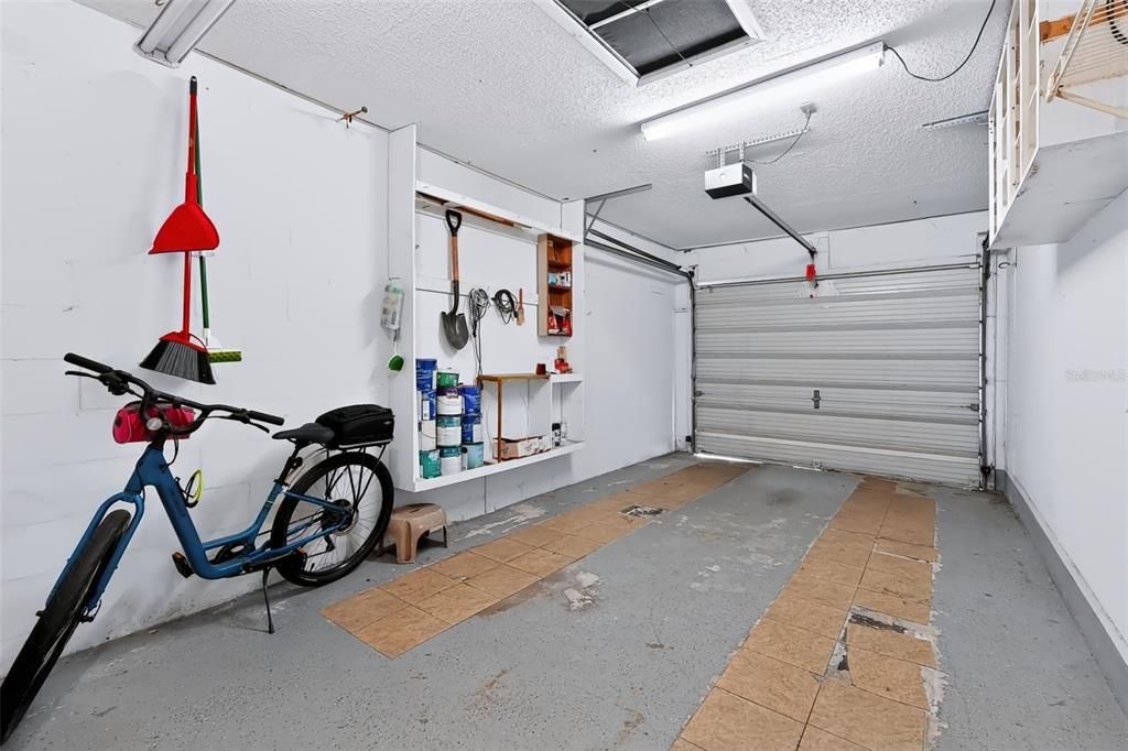 На продажу: $199,900 (2 спален, 2 ванн, 999 Квадратных фут)
