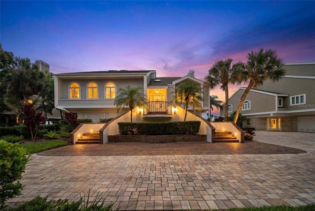 For Sale: $1,399,000 (3 beds, 3 baths, 3773 Square Feet)