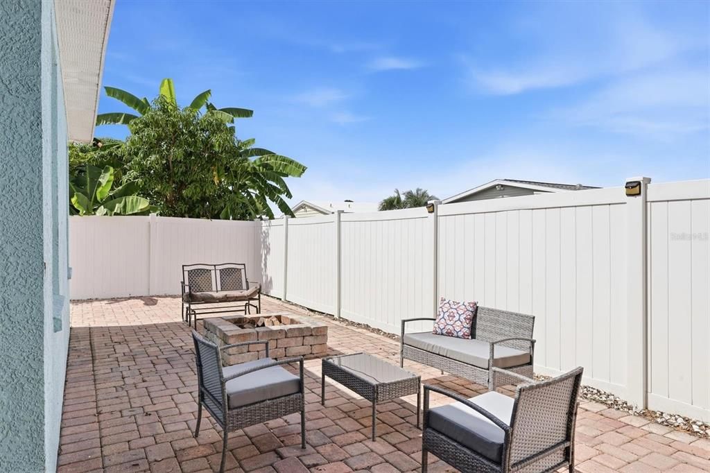 For Sale: $400,000 (3 beds, 2 baths, 1824 Square Feet)