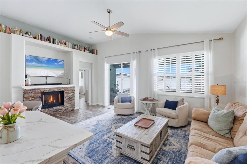 For Sale: $400,000 (3 beds, 2 baths, 1824 Square Feet)