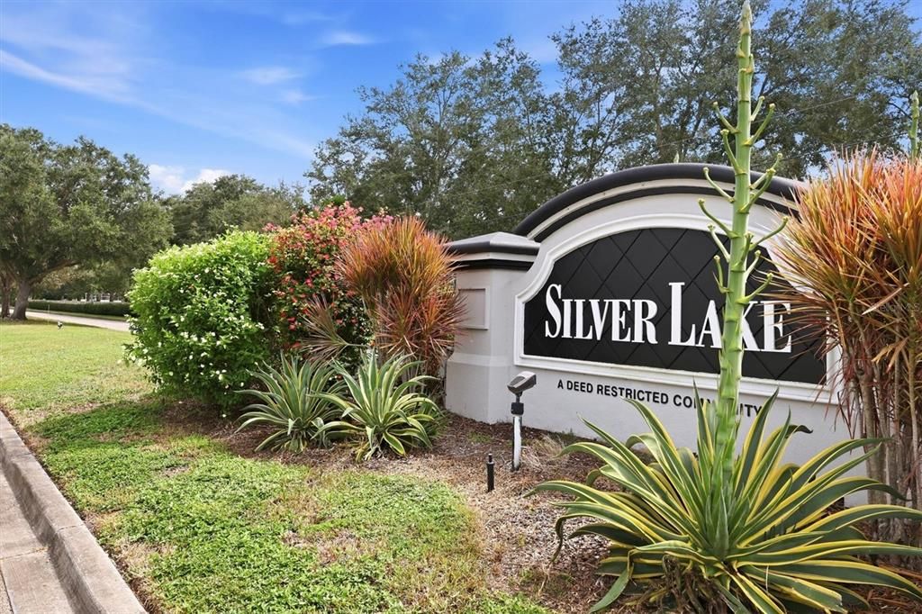 For Sale: $400,000 (3 beds, 2 baths, 1824 Square Feet)