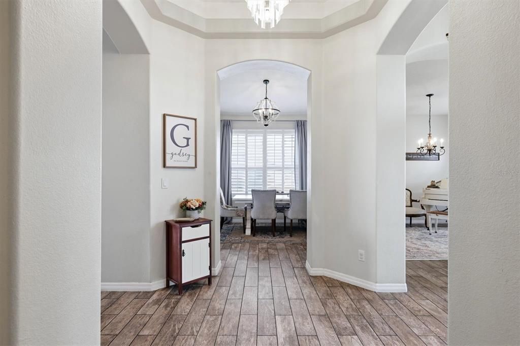 For Sale: $400,000 (3 beds, 2 baths, 1824 Square Feet)