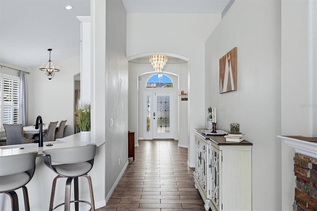 For Sale: $400,000 (3 beds, 2 baths, 1824 Square Feet)