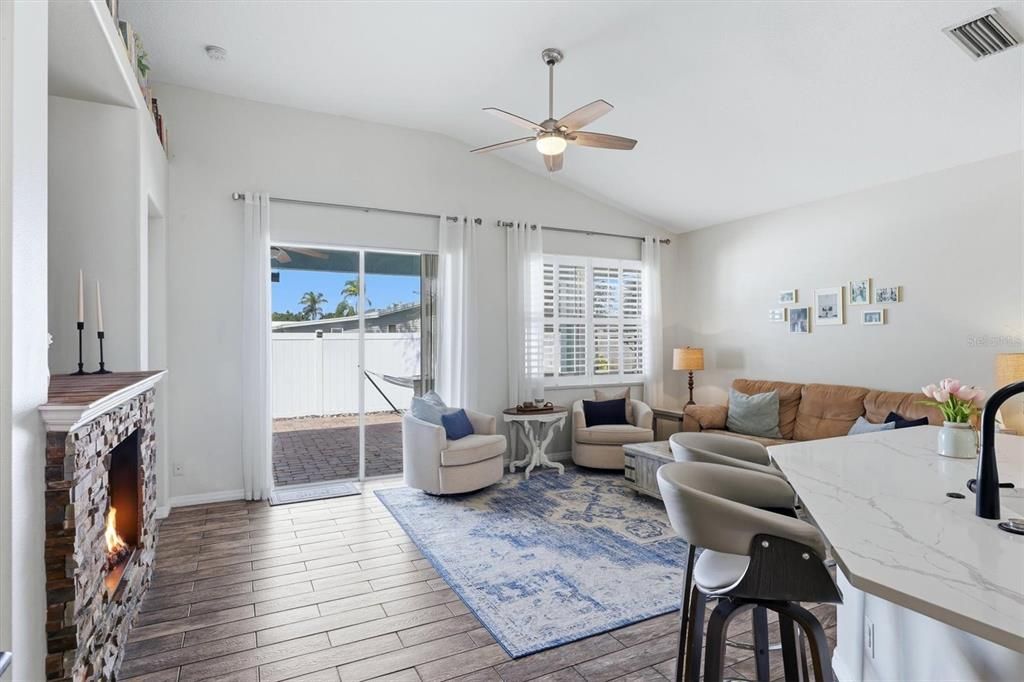 For Sale: $400,000 (3 beds, 2 baths, 1824 Square Feet)