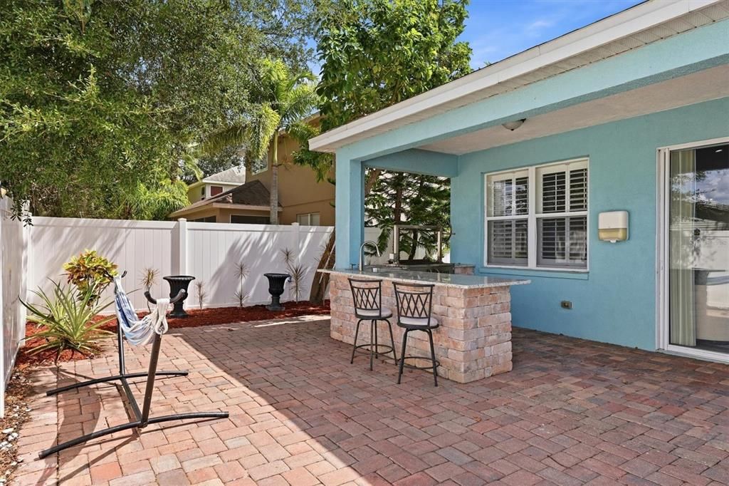 For Sale: $400,000 (3 beds, 2 baths, 1824 Square Feet)