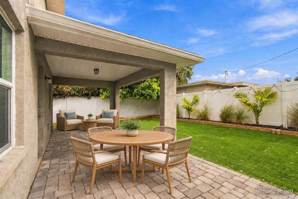 En Venta: $429,000 (3 camas, 2 baños, 1358 Pies cuadrados)