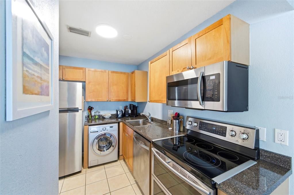 For Rent: $2,000 (1 beds, 1 baths, 668 Square Feet)