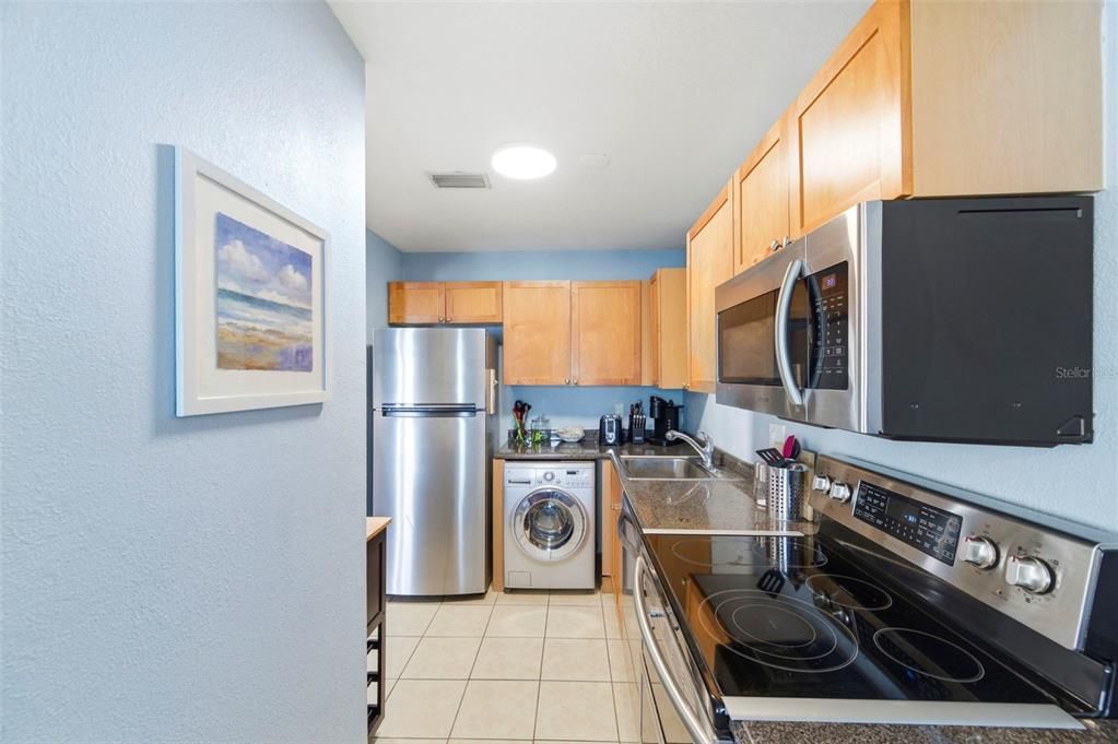 For Rent: $2,000 (1 beds, 1 baths, 668 Square Feet)