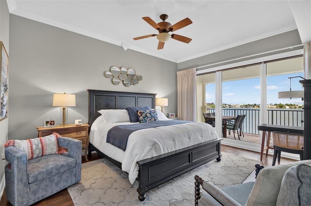 For Sale: $1,180,000 (3 beds, 3 baths, 1995 Square Feet)