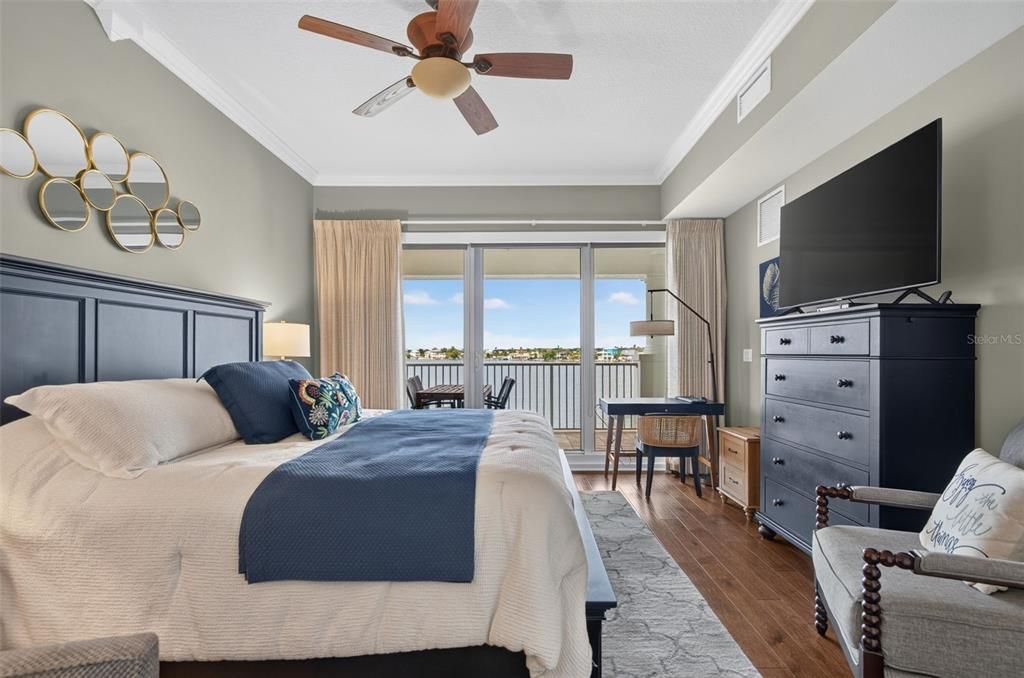 For Sale: $1,180,000 (3 beds, 3 baths, 1995 Square Feet)
