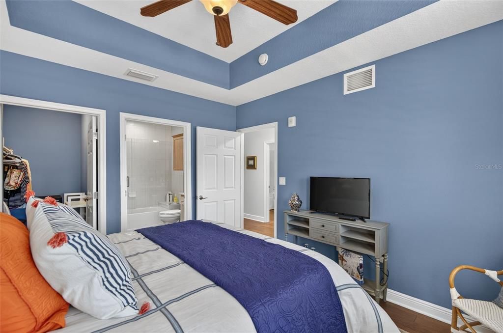 For Sale: $1,180,000 (3 beds, 3 baths, 1995 Square Feet)