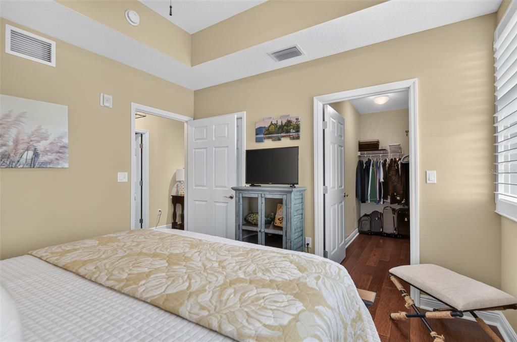 For Sale: $1,180,000 (3 beds, 3 baths, 1995 Square Feet)