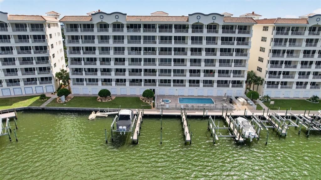 For Sale: $1,180,000 (3 beds, 3 baths, 1995 Square Feet)