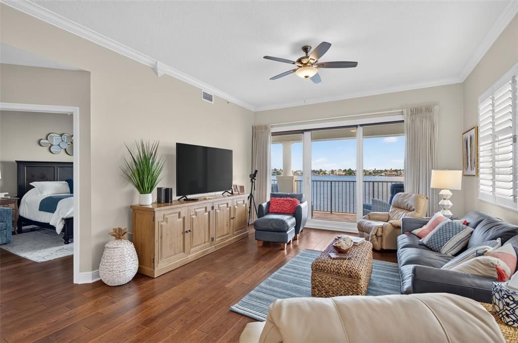 For Sale: $1,180,000 (3 beds, 3 baths, 1995 Square Feet)