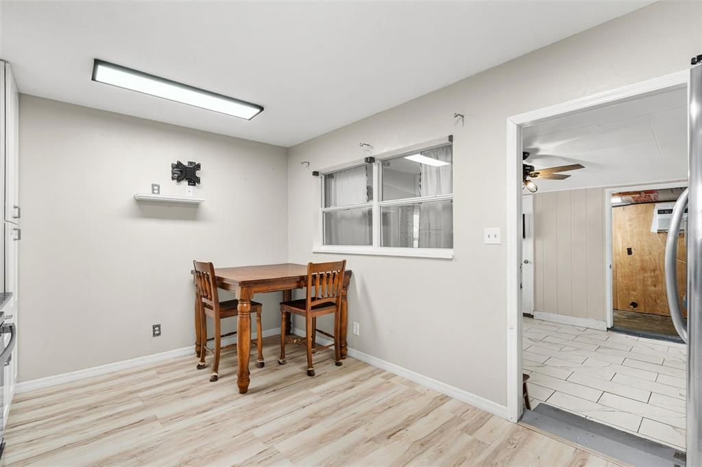 For Sale: $415,000 (3 beds, 2 baths, 1528 Square Feet)