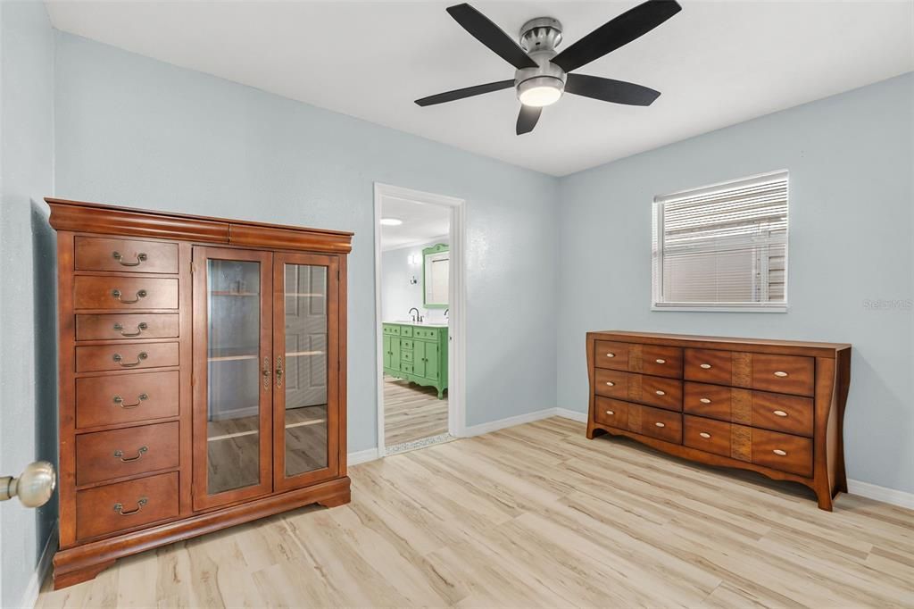 For Sale: $415,000 (3 beds, 2 baths, 1528 Square Feet)